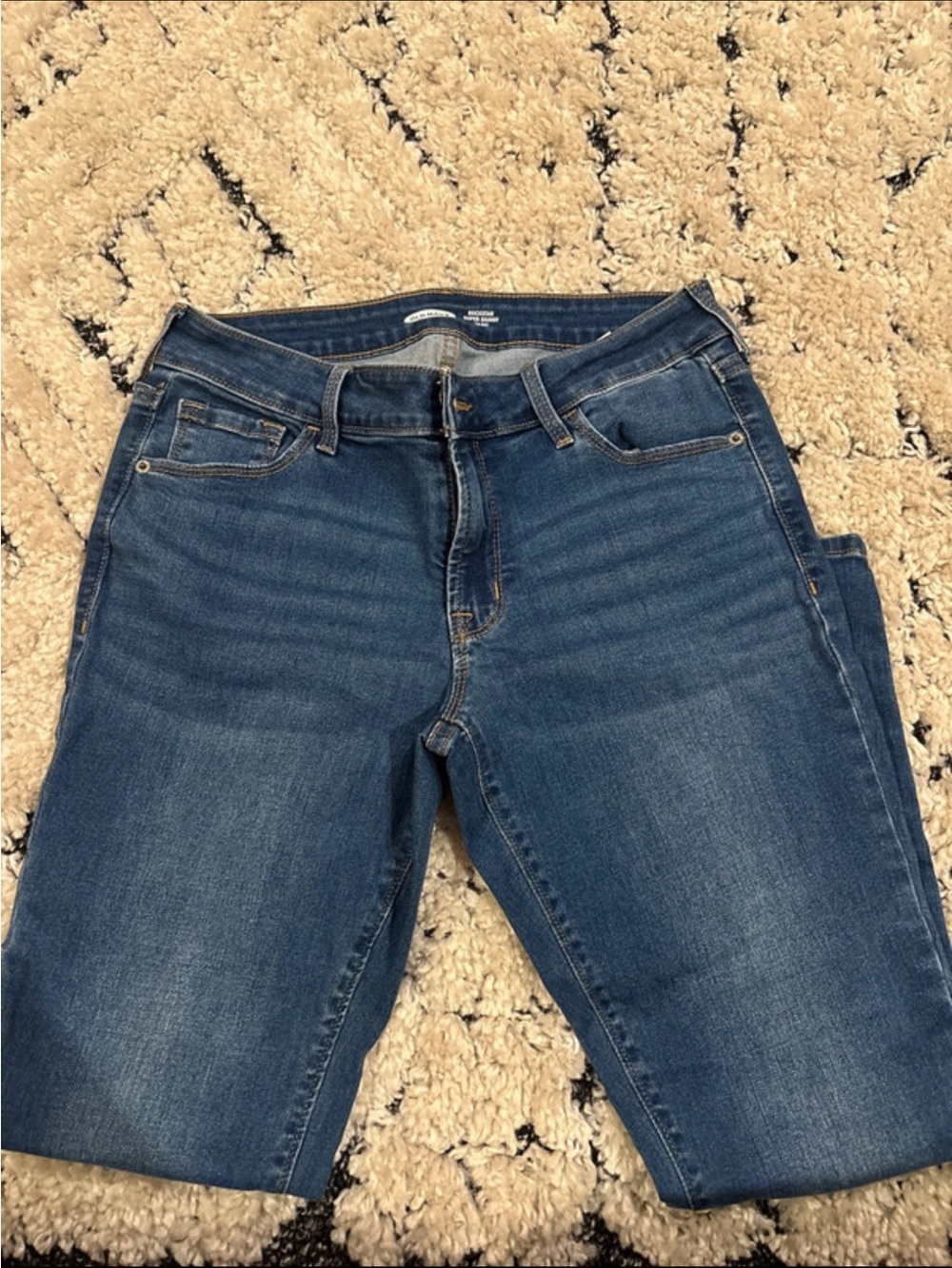 Old Navy Women's Skinny Jeans in Medium Blue Wash